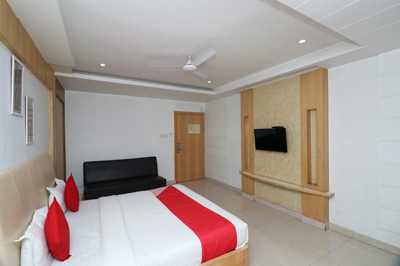 Oyo 5843 Hotel Yash Inn Mirzāpur Dış mekan fotoğraf