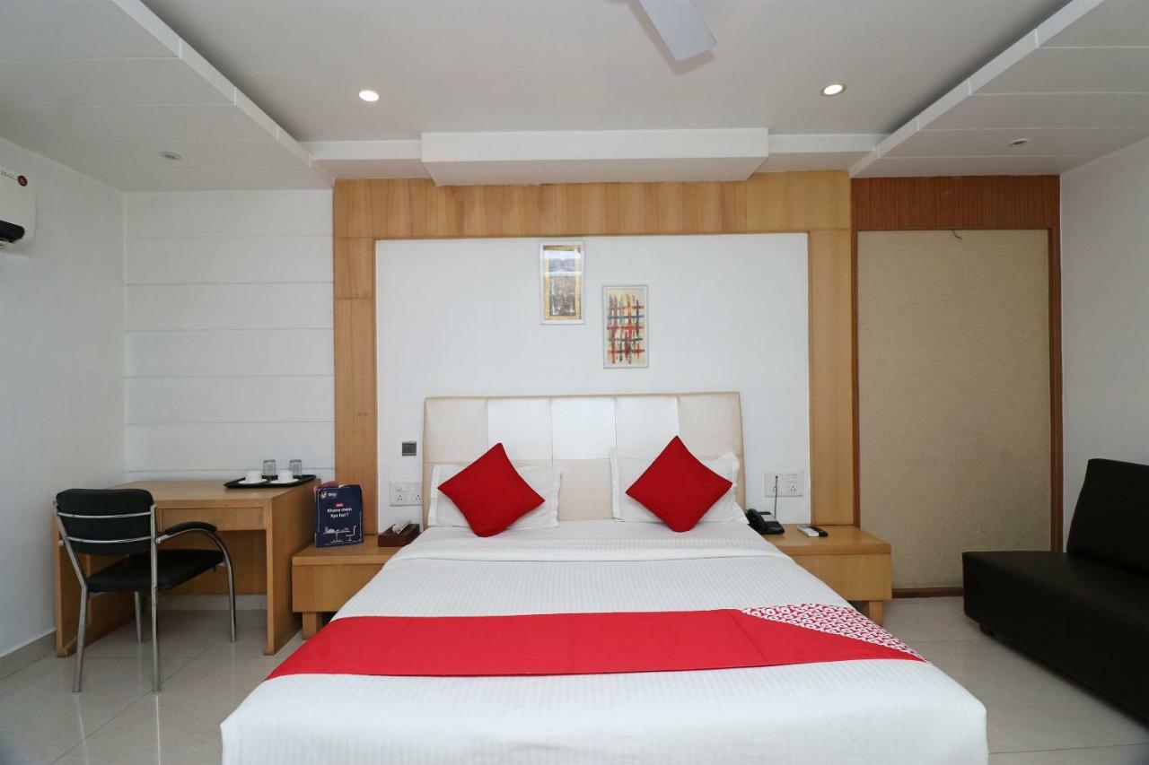 Oyo 5843 Hotel Yash Inn Mirzāpur Dış mekan fotoğraf