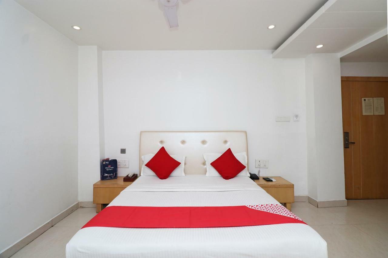 Oyo 5843 Hotel Yash Inn Mirzāpur Dış mekan fotoğraf