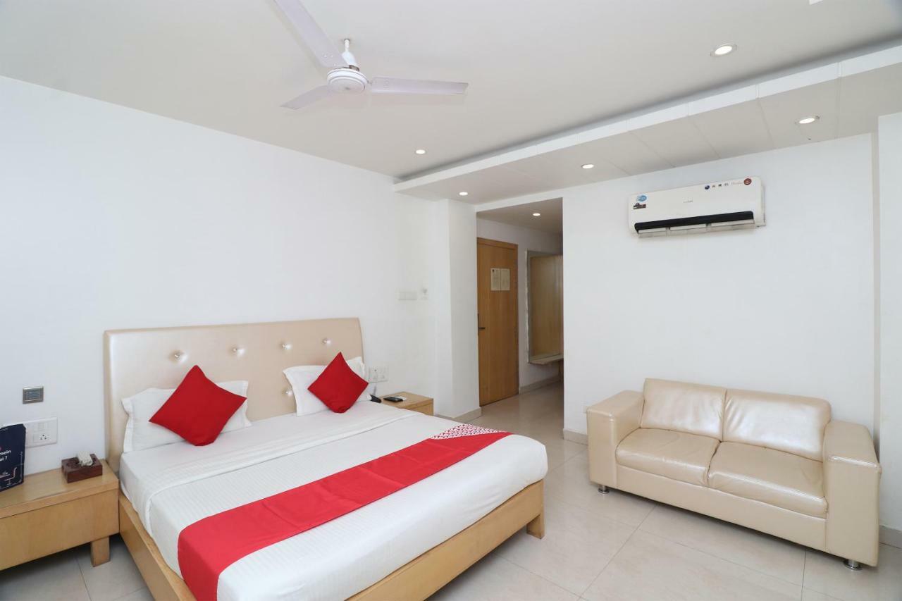 Oyo 5843 Hotel Yash Inn Mirzāpur Dış mekan fotoğraf