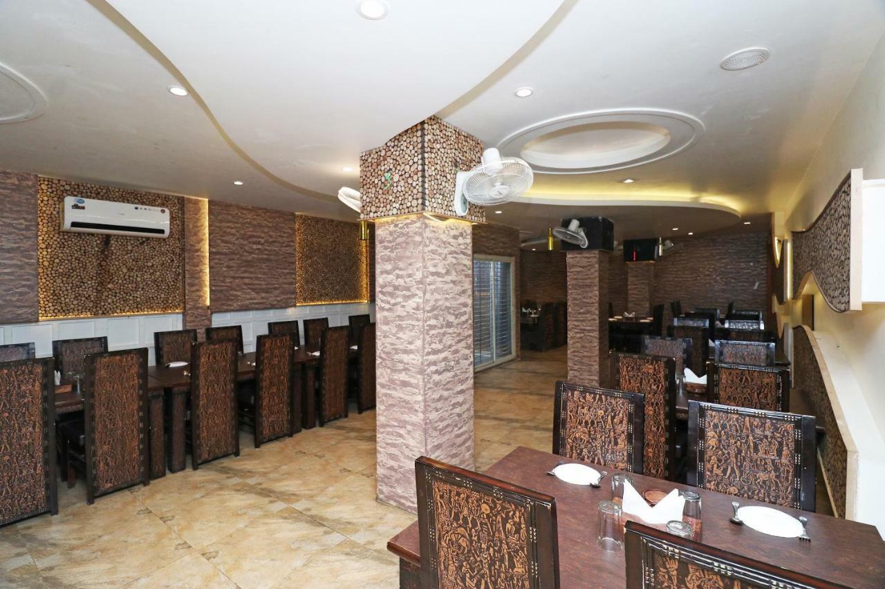 Oyo 5843 Hotel Yash Inn Mirzāpur Dış mekan fotoğraf